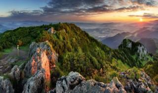 黄山旅游什么时候人少 黄山旅游什么时候人少些